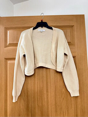 Flat White Cropped Knit Cardigan in Cream Size M/L